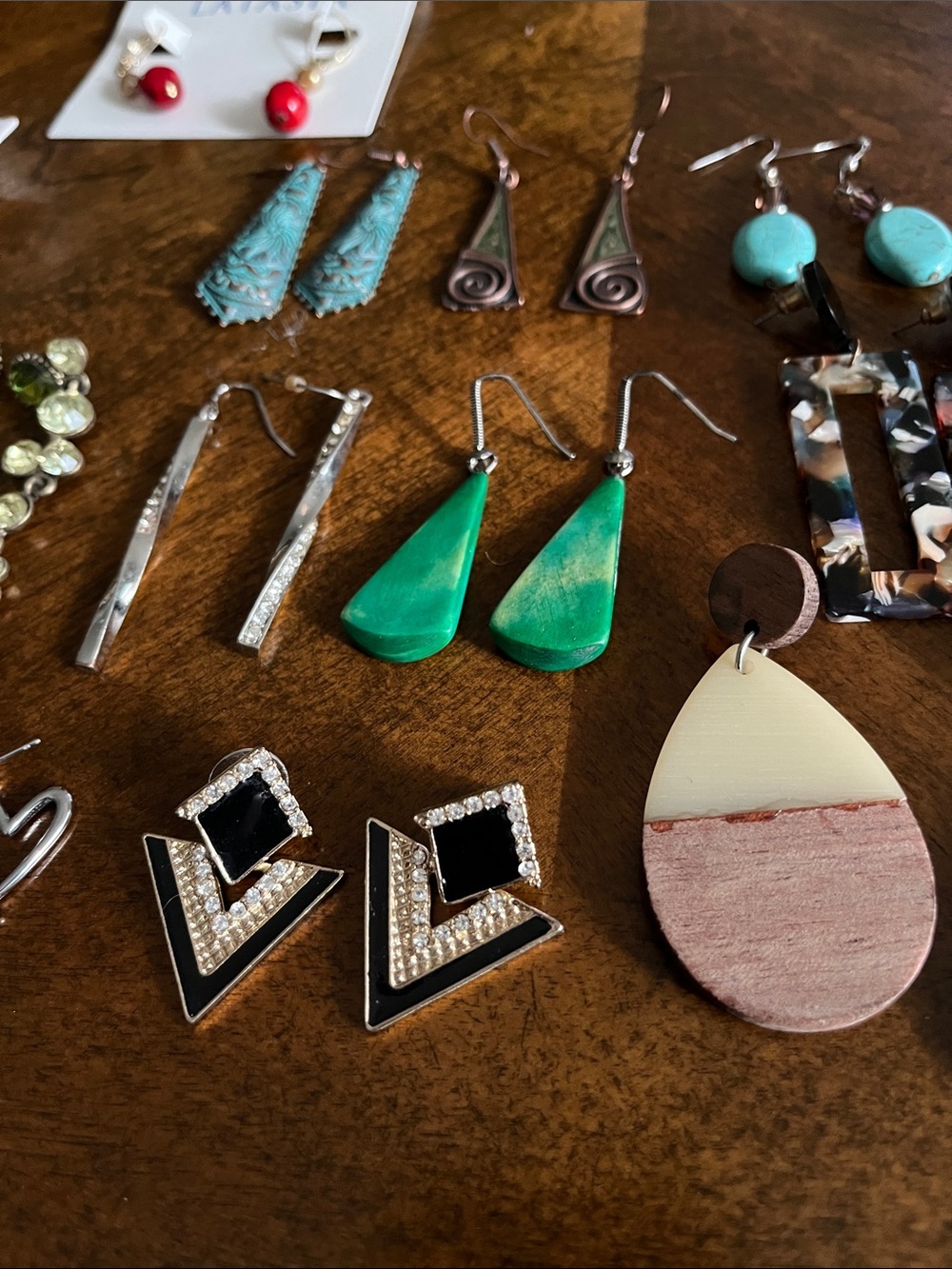 Assorted earring lot. Pierced - Picture 3 of 14